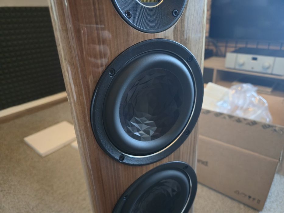 Kolumny Elac Vela 407.2