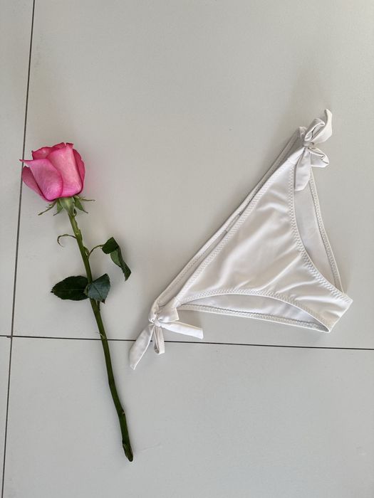 Dół od bikini biały,wiązany Hot Anatomy M