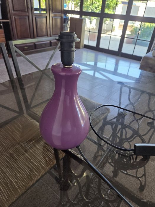 Vendo base roxa para candeeiro