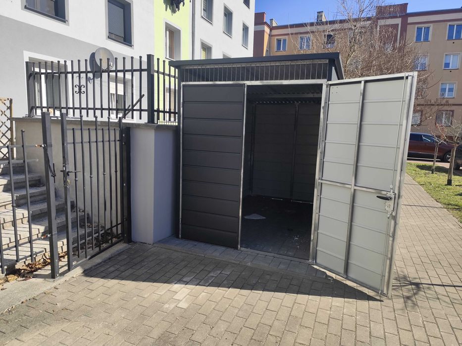 Wiata z Paneli na Wymiar Grafit