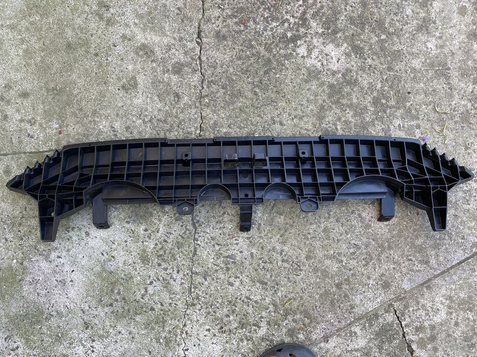 Subaru XV крілення переднього бампера