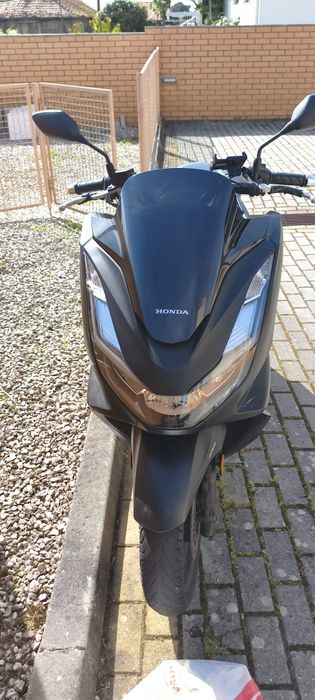 Moto preta  PCX 2023