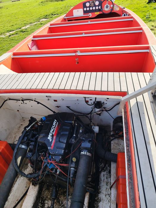 Motorówka Łódź strugowodna JetBoat