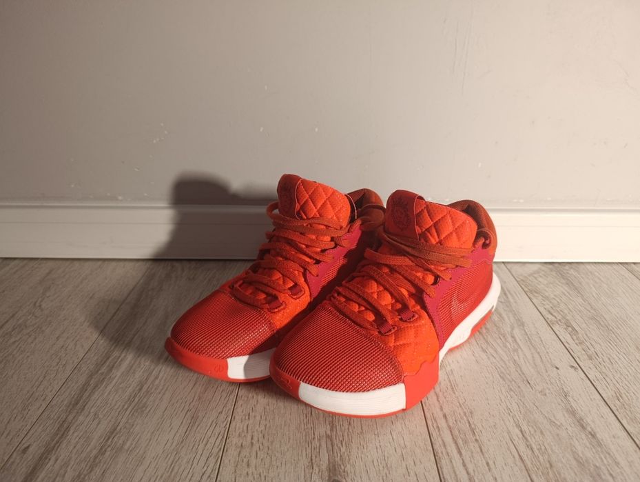 Buty LeBron Witness VIII