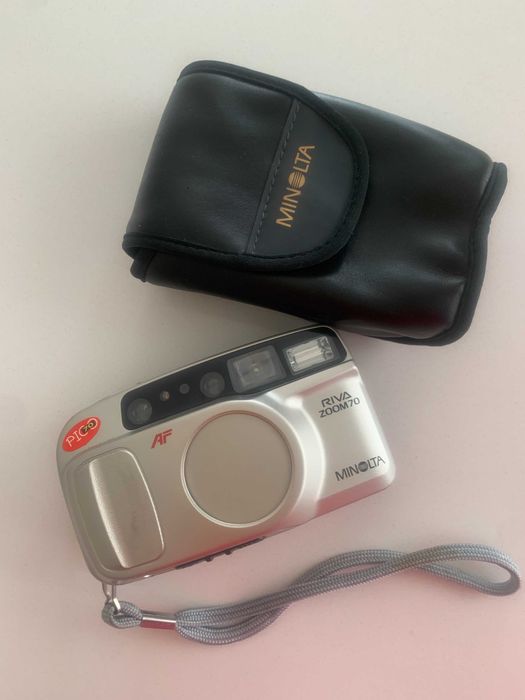 Máquina fotográfica Minolta Riva Zoom Pico