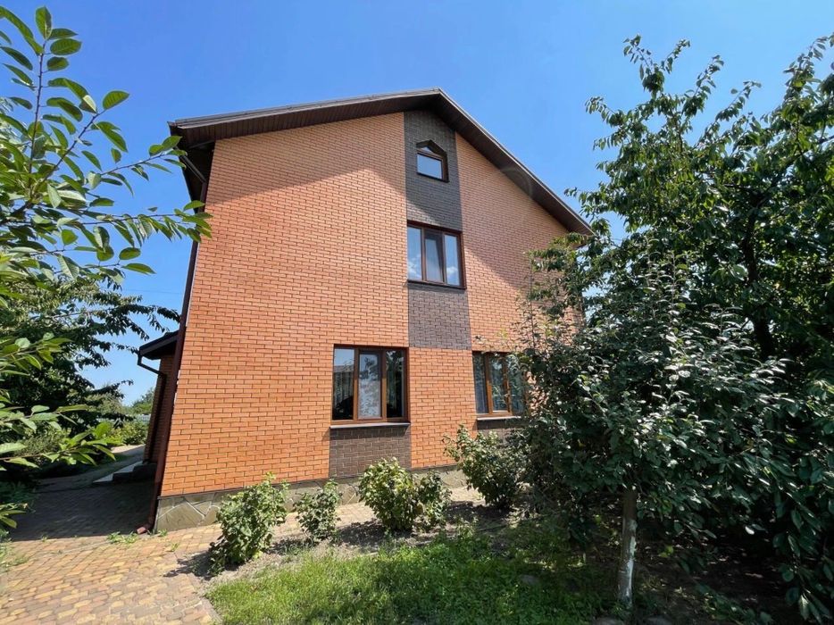 Здається будинок 290 м² біля Броварів! 31 сотка, газ, 30 кВт, 3 види опалення, гараж на 2 авто