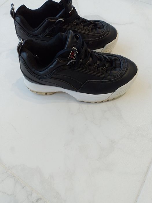 Продаю кроссовки