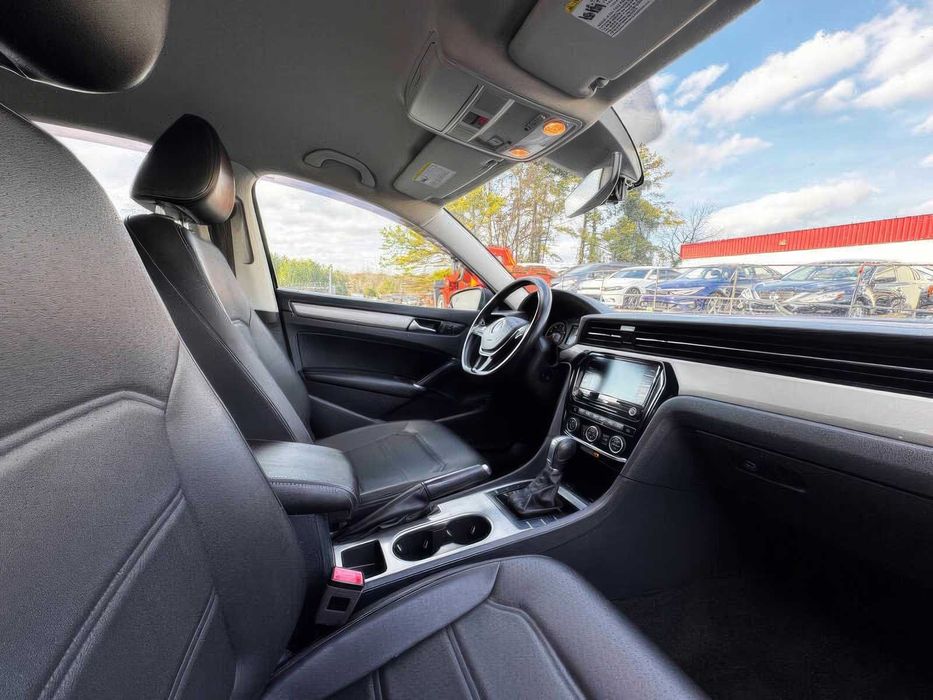 Volkswagen Passat SE      2020