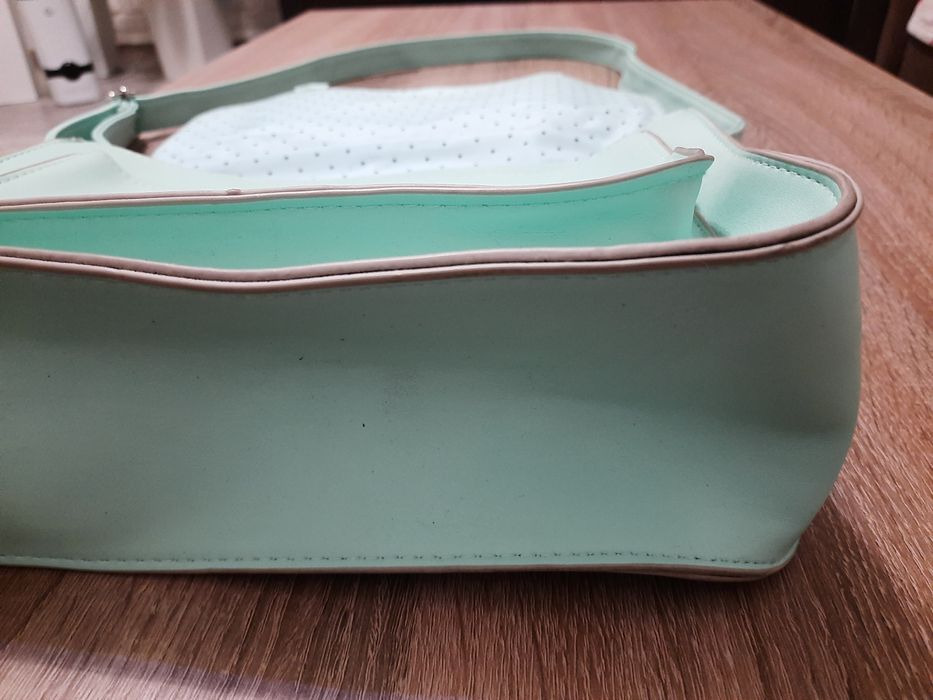 Miętowa torebka listonoszka, na ramię super stan