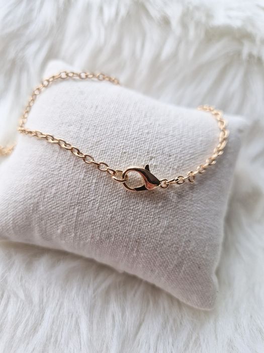 Naszyjnik wisiorek laleczka paryżanka czarna złota hit na jesi