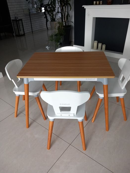 Stolik z 4 krzesłami Kidkraft