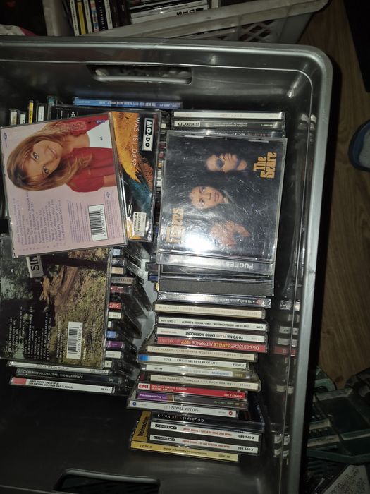 Sprzedam płyty cd oraz dvd z koncertami