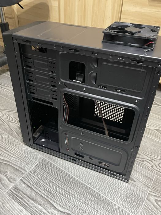 Корпус ПК GameMax хорошее состояние