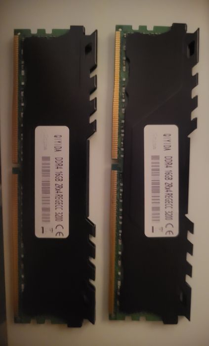 2× 16 GB DDR4-3200 REGECC