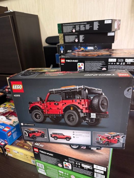 LEGO Technic Позашляховик Ford Bronco® (42213)