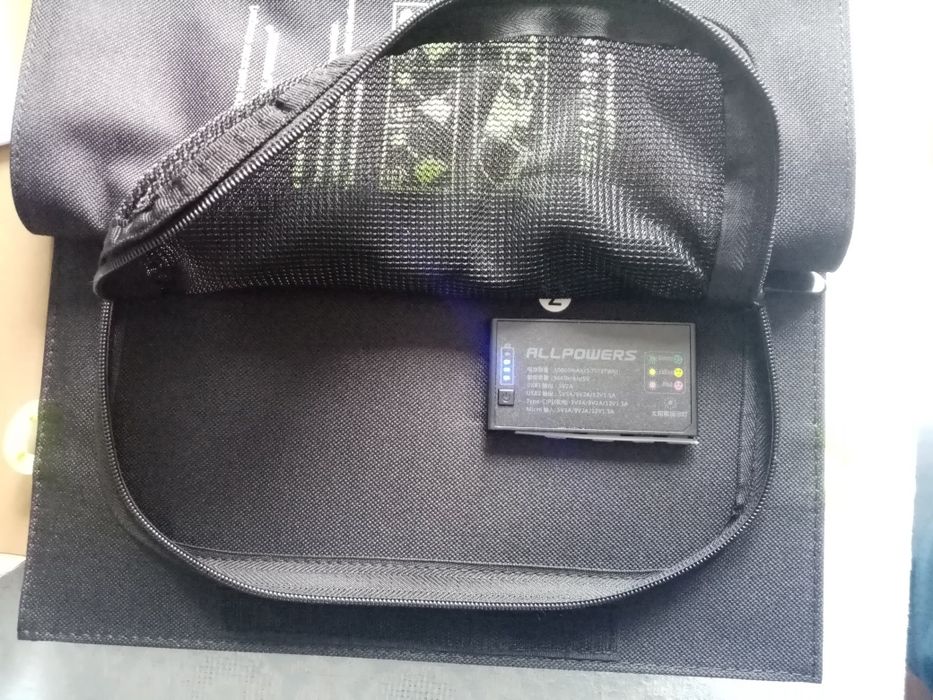 Ładowarka i power bank solarny 21W USB A/B/C