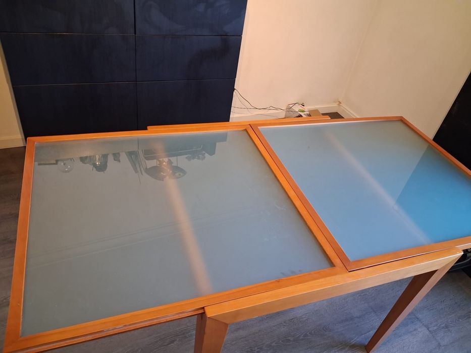 Conjunto de mesa extensivel com cadeiras