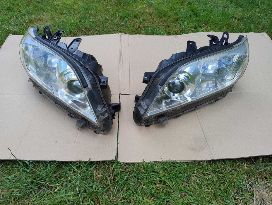 Komplet lamp Toyota RAV4 III – lewa i prawa