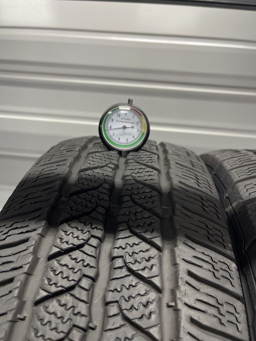 Зимові шини 205/65r16 C Continental. Ціна 2500 грн/шт.