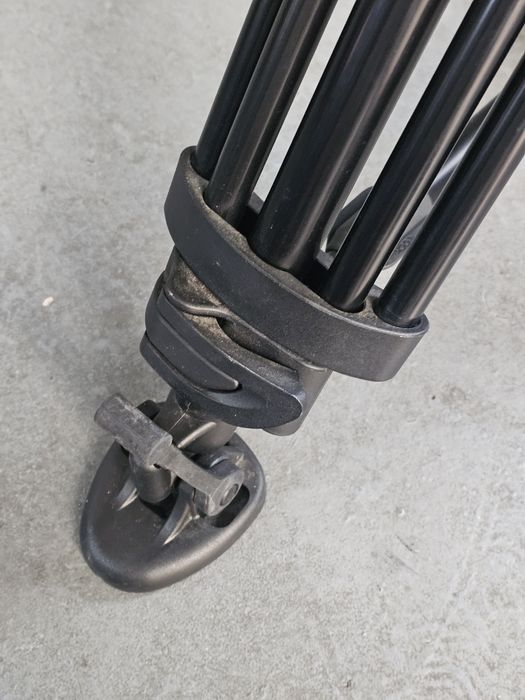 Tripé Video Manfrotto 546B + Cabeça 504HD