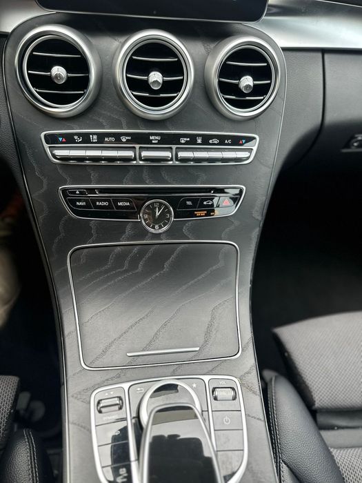 Mercedes-Benz C 350e Plug-in Hybrid | Automático | Luxo & Eficiência