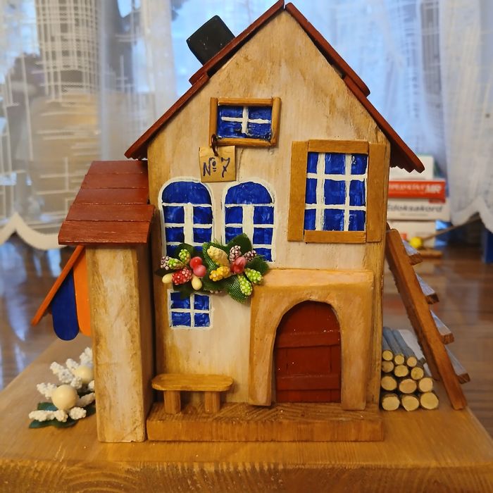 Продам для декора/интерьера домик
