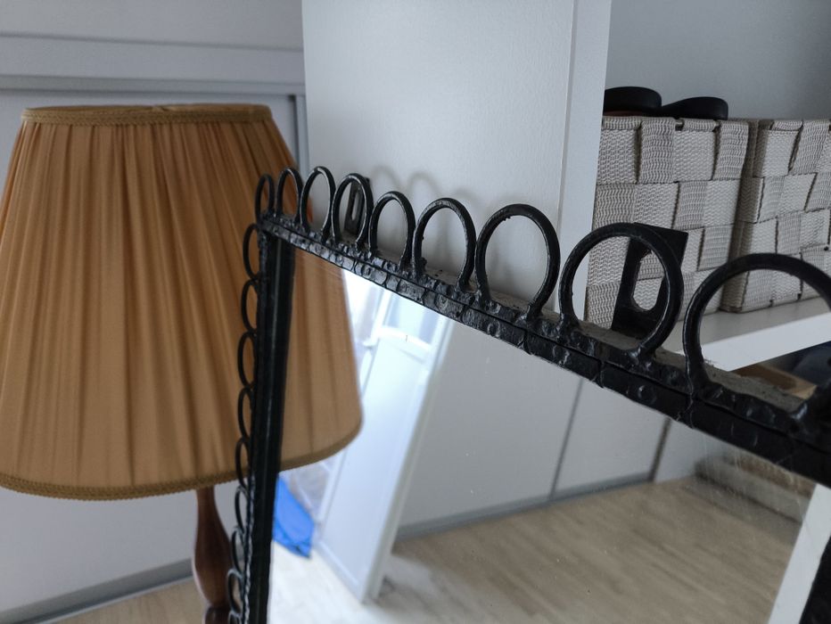 Piękne metalowe lustro metalowe PRL