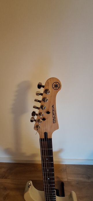Gitara Yamaha 311H