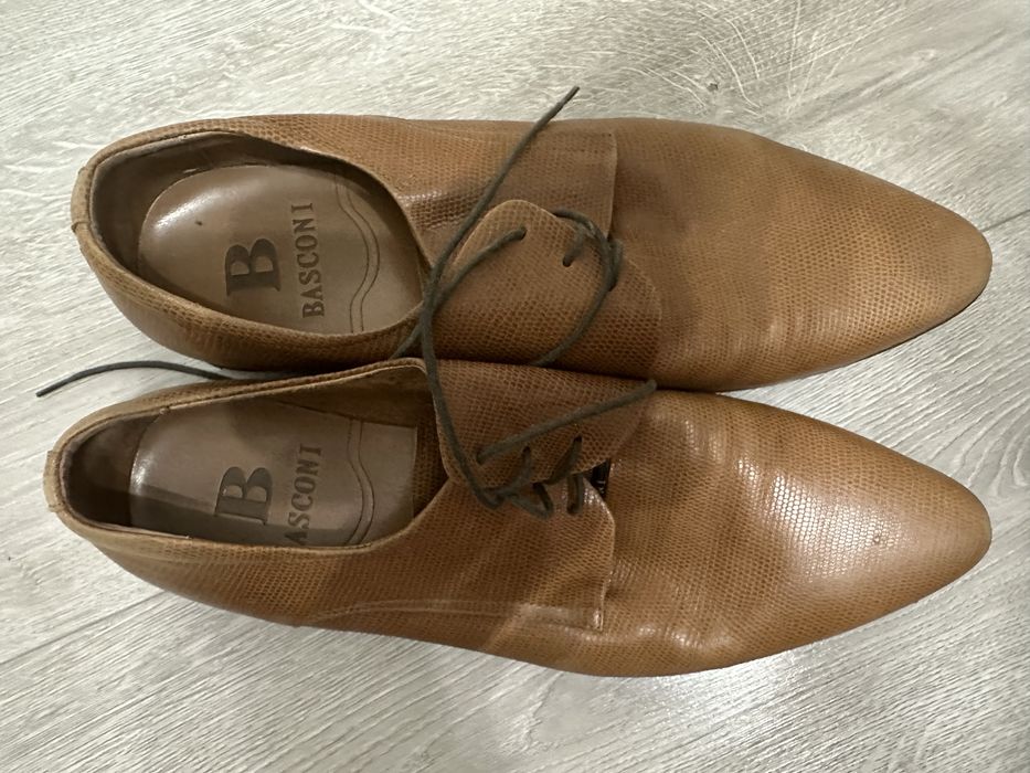 Продам туфлі