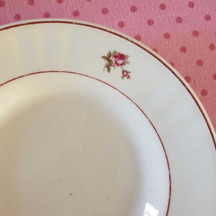 Prato fundo da fábrica de Sacavem