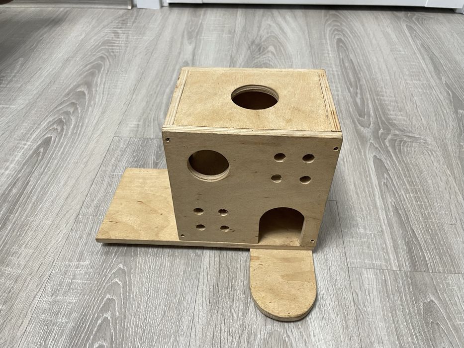 дерев’яний будиночок-доступ для хом’яка або пацюка