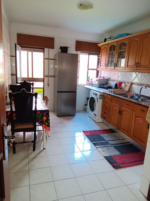 Quarto na Moita solteiro ou casal.