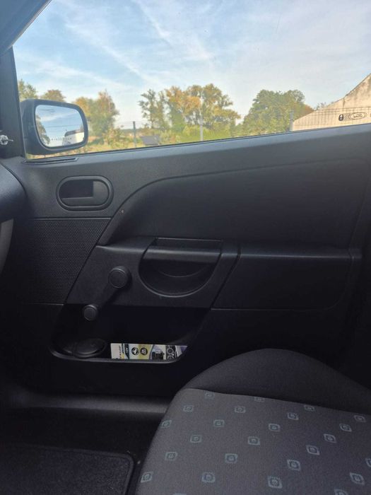 Fotele kanapa półka tapicerka Ford Fiesta mk6 5 drzwi