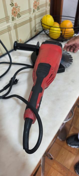 Rebarbadora Milwaukee AG 22-230 2200W 230mm Profissional Deadman*