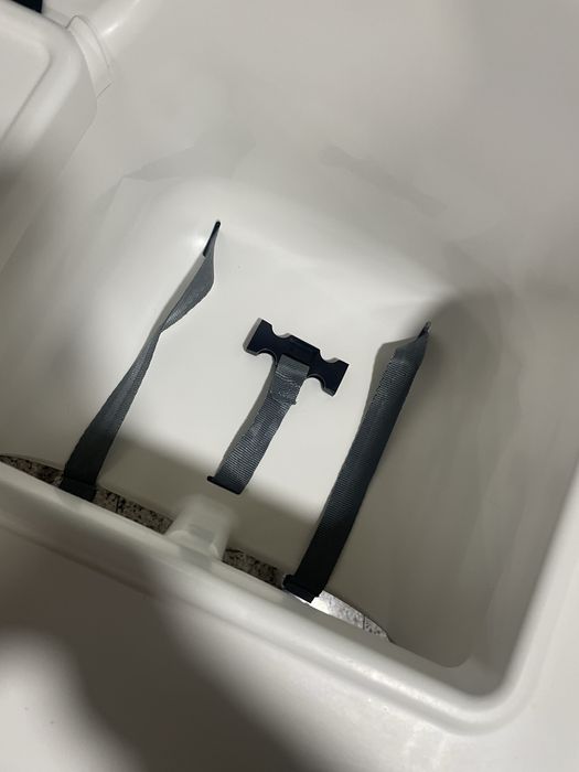 Cadeira papa Ikea com pousa pés e almofada impermeavel