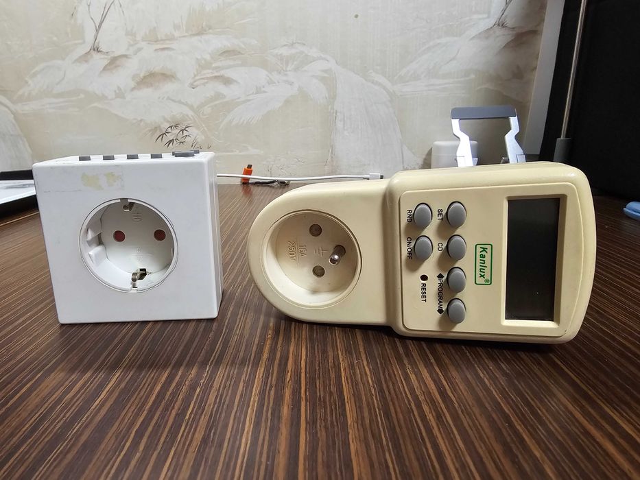 Електронний розетковий таймер TE109 та Kanlux TM3