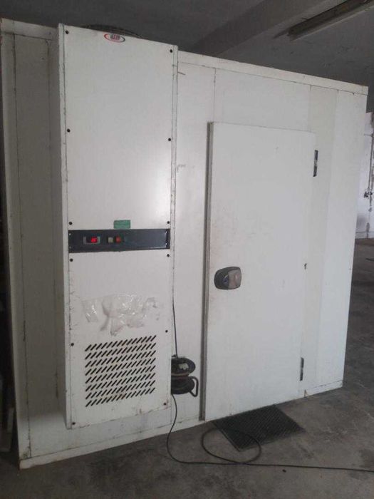 Câmara Frigorifica com 2 motores 2.40x2.40x2.30