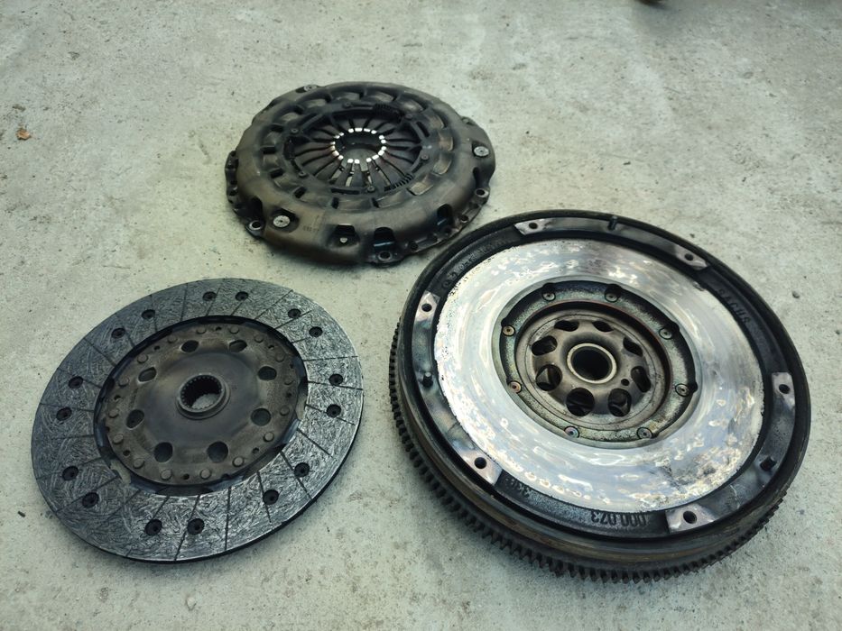 Продам комплект сцепления на SsangYong rexton 2.7 дизель
