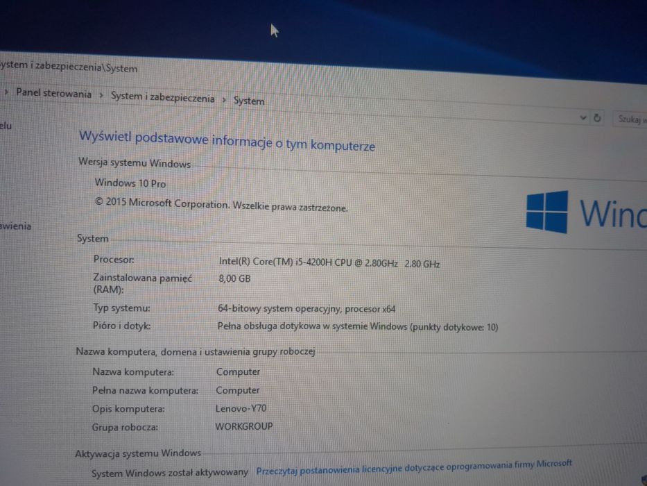 2 Laptopy z matrycami dotykowymi.