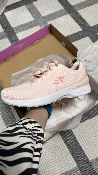 ПРОДАМ Кроссовки «Skechers”.