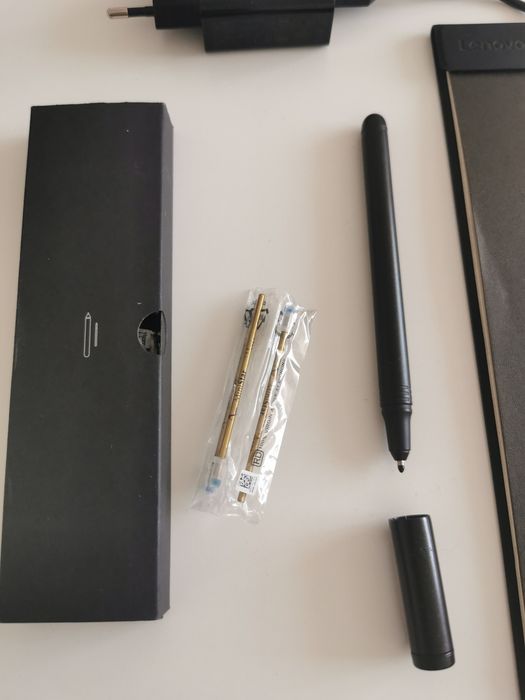 Lenovo Yoga Book (YB1-X91F) 4GB  64GB  Windows 10 Pro  Повний комплект