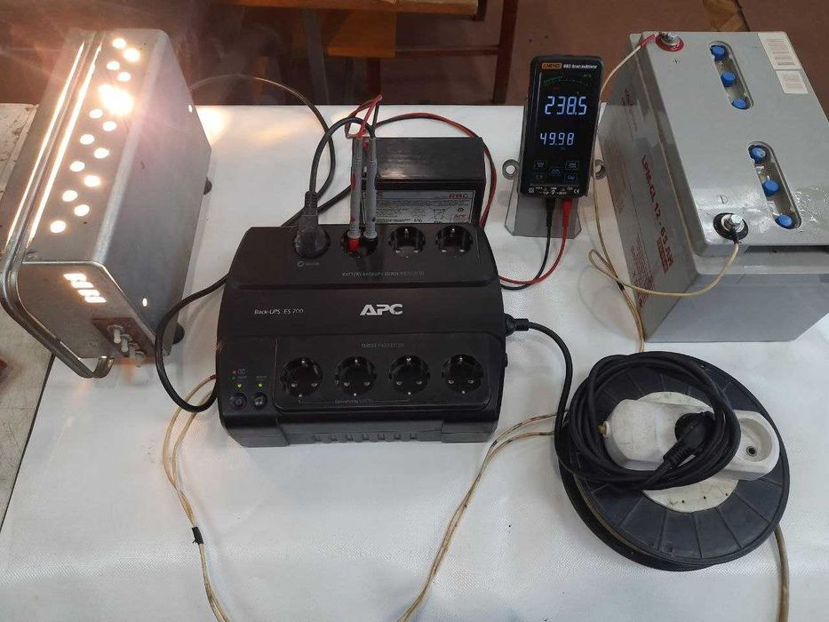 APC Back-UPS ES 700 Iнвертор безперебійник  700 VA 405 Вт.
