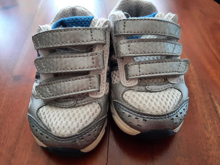 Orginalne Adidasy dla chłopca rozm 18