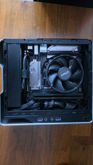 Komputer mini PC HTCP InWin Chopin Ryzen 5700G 32GB RAM 1,5TB SSD WiFi