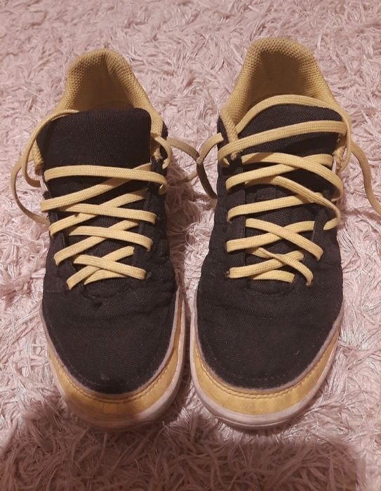 Buty sportowe halówki Kipsta