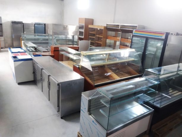 NOVOS E USADOS - Armazém com Bancadas Inox, Vitrines, Balcoes