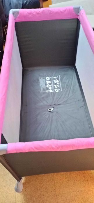 cama / parque de bebé