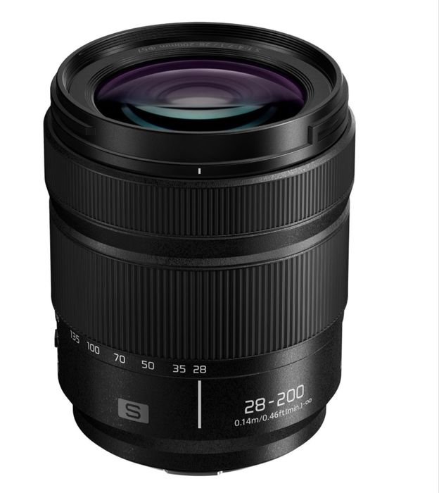 Panasonic Lumix S 28-200mm f/4-7.1  COMO NOVA