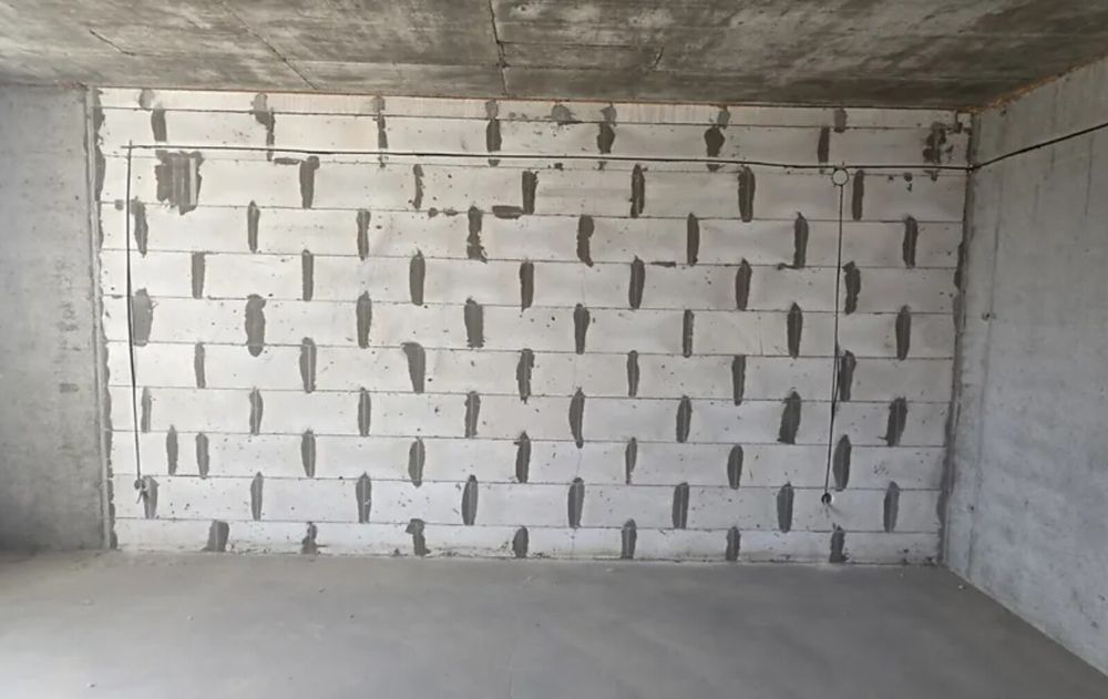 Продаж 2к квартири 69 кв. м на вул. Білогірська