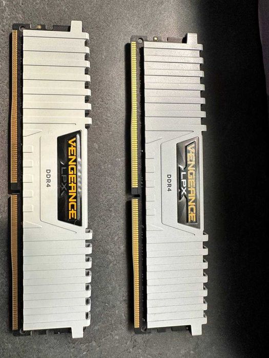 corsair ddr4 32gb - Купить электронику - Цены на OLX.ua